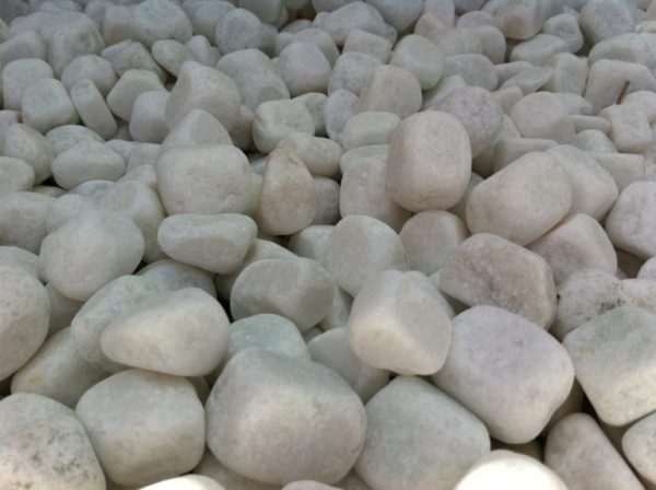 Snow white pebbles (tumbled marble)